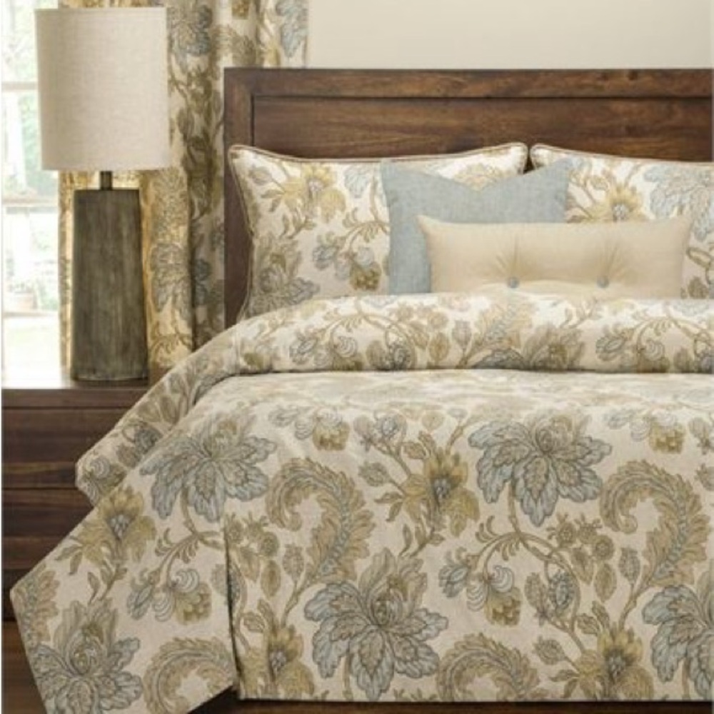 Isabella 6-piece Luxury Floral Duvet Cover & Insert Set - King NEW